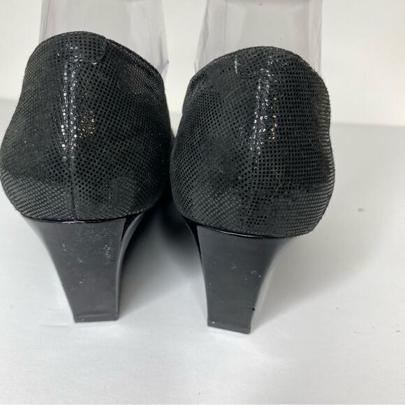 CALVIN KLEIN Women's Black Sue Mini Square Print Peep Toe Wedge Pumps Size 9M - Picture 2 of 10